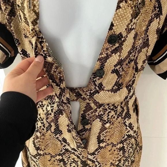 🔥HOST PICK🔥H&M/ 💰2 FOR $10💰 🐍 Snakeskin print 🐍 jumpsuit/ Size US 0 - Picture 6 of 15